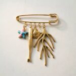 Broche 01
